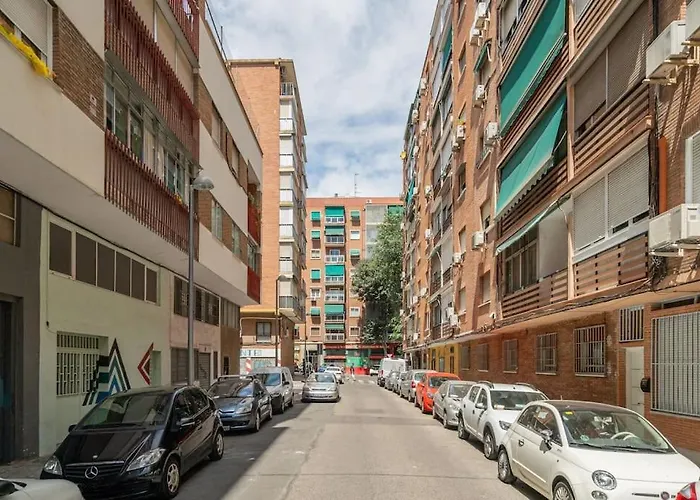Nice flat at street level - Madrid Río Tri-Pedrero
